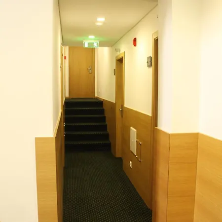 Zenite 2* 앙그라두에루이스무